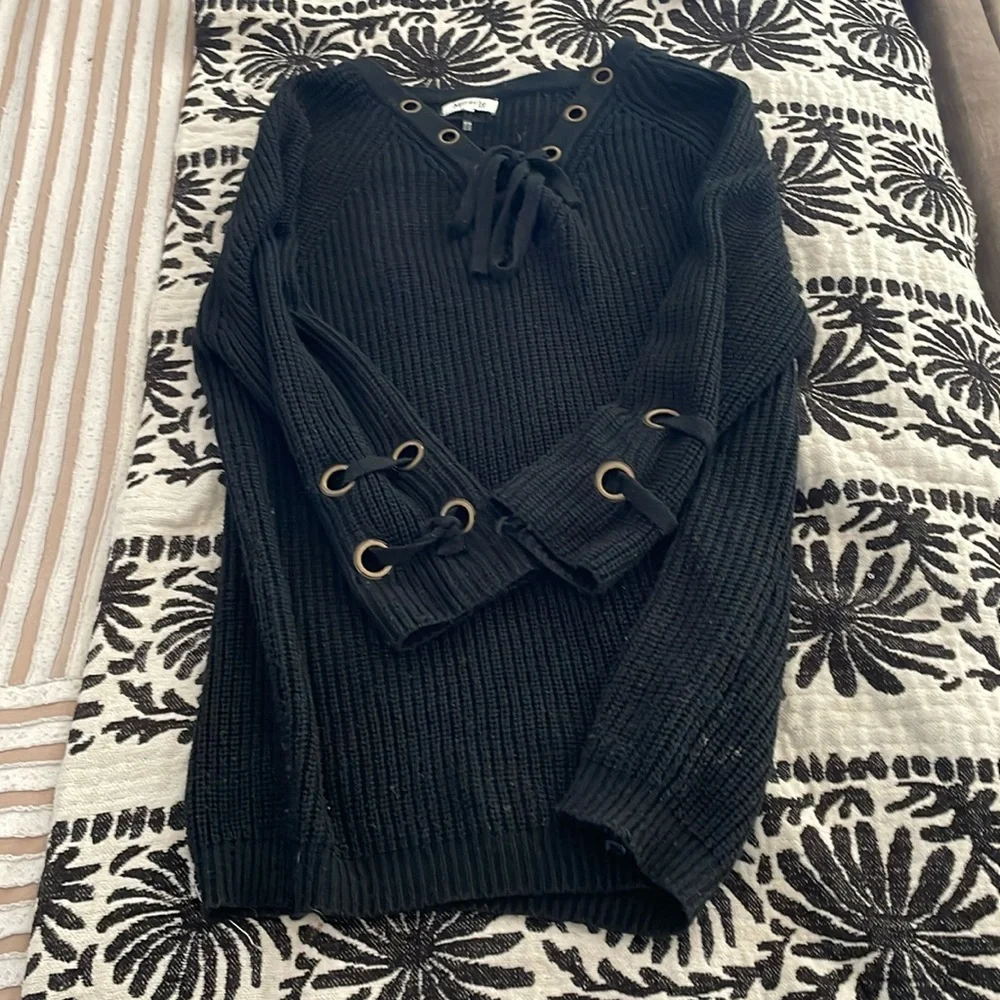 Sweater - Picture 1 of 2